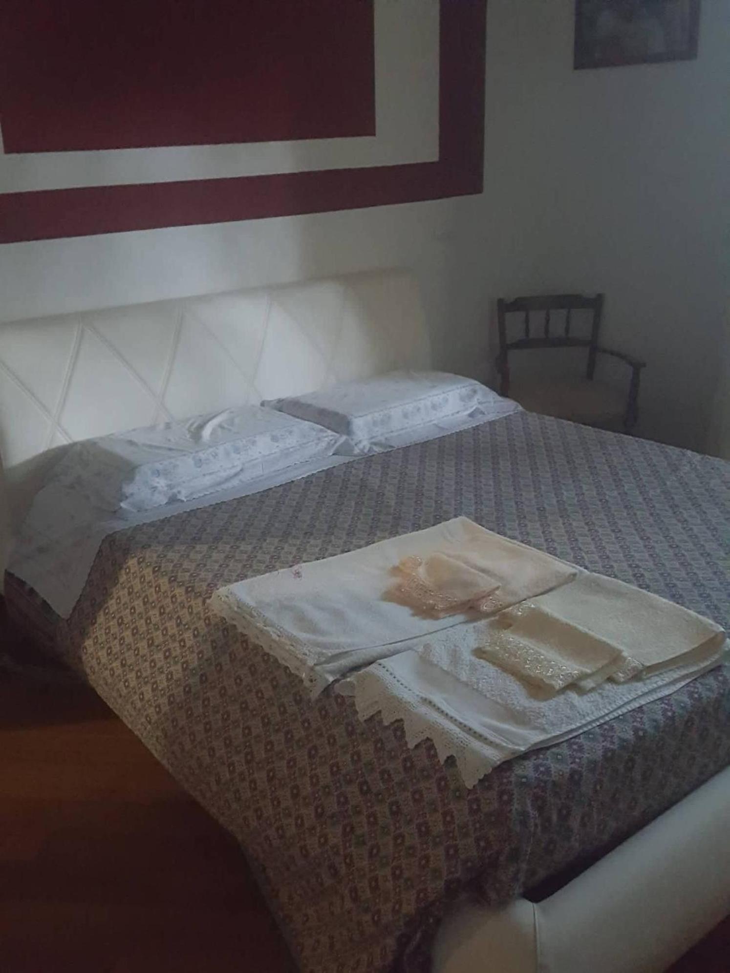 La casa della quercia Hostal Lorenzana Exterior foto